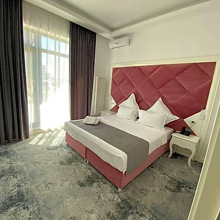 Simona Halep - Mamaia Nord Hotel 4*